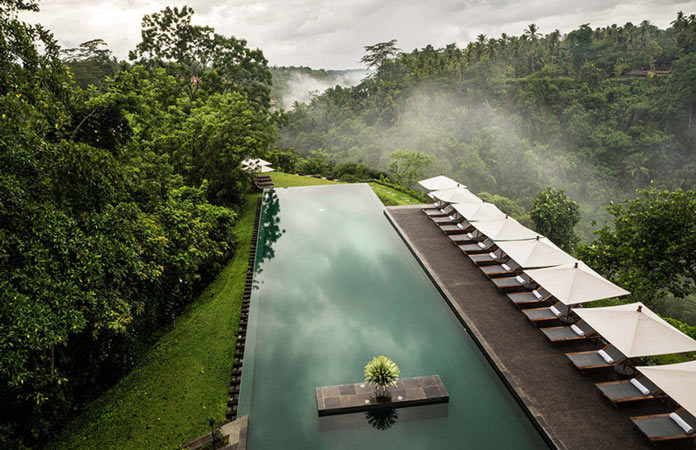 Бассейн на крыше отеля Ubud на острове Бали, Индонезия