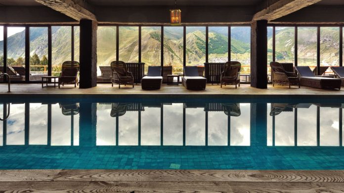 Румз Отель Казбеги с чудеснейшим видом на Кавказские горы и Казбек Rooms Hotel Kazbegi in Caucasus Mountains of Geogia