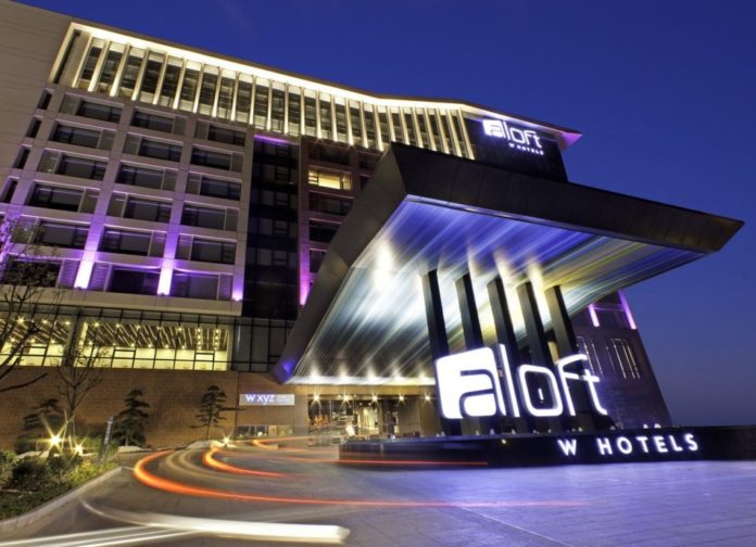 Aloft City Center Deira Hotel Dubai Отель в Дубае предлагает пожить как в кино